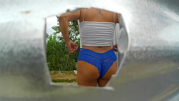 Outdoor Booth Captures Woman With A Big Ass