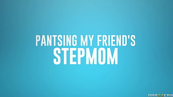 Unzipping My Buddy’s Stepmom – That Hollywood Booty Is Begging For It – Full Brazzers Stream At Www.zzfull.com/groc