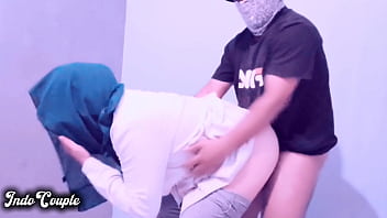 Desperate Stepsister Pleads For A Hot Creampie Deep In Her Wet Pussy
