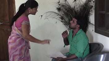 Sizzling Desi Bhabhi Gets Measured By Her Tailor